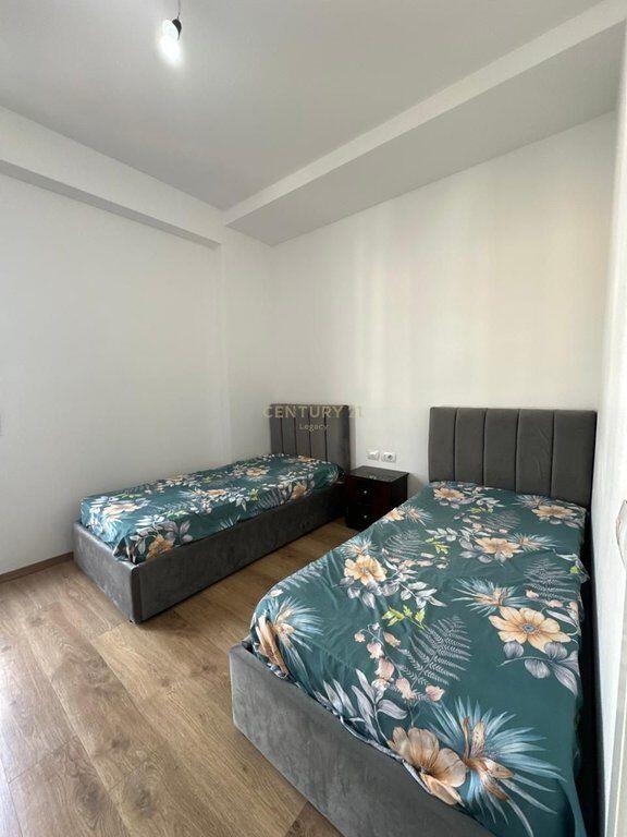 Appartamento in affitto 2+1+2+posto auto Di fronte a UET, Porcelan