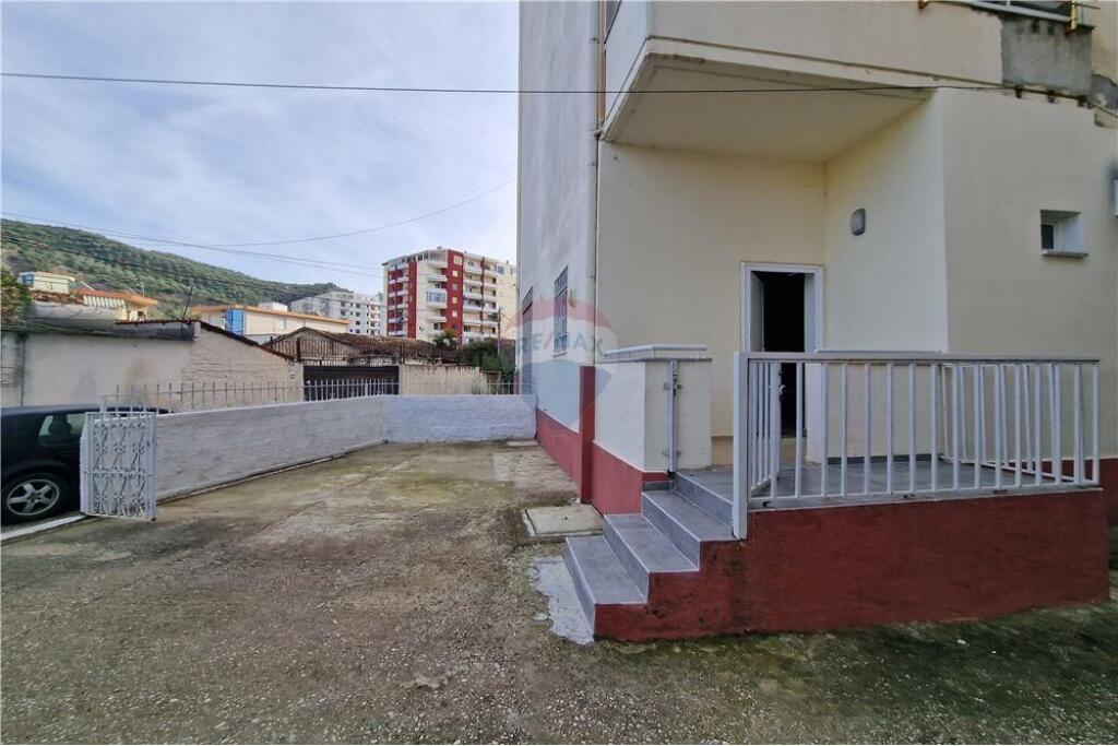 🏠 Monolocale in Affitto – Lungo Mare, Vlora