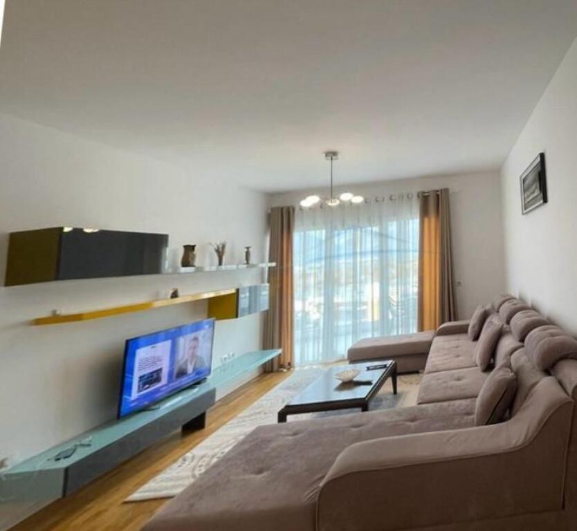 Qera – Apartament 2+1+2, Kopshti Botanik, Tiranë