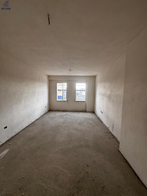 Shitet Apartament 1+1+Post Parkimi-Demollari Konstruksion
