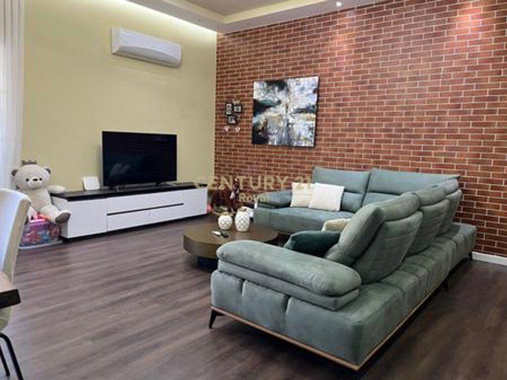 SHITET APARTAMENT 1+ 1 NE FRESK, ME PAMJE TE LIRE NGA MALI I DAJTIT