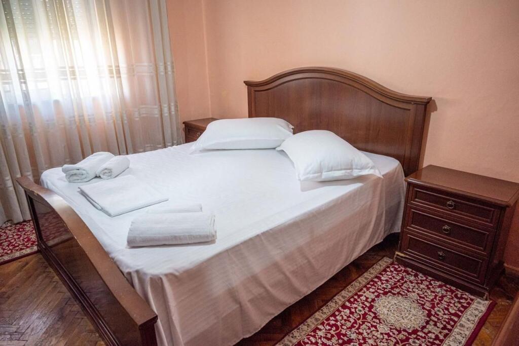 Jepet apartament 3+1 me qira, prane shkolles Ismail Qemali, Tirane