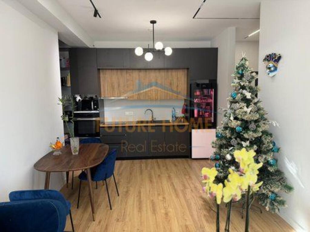 For sale, Apartment 2+1+2, Henke Complex, Tirana.