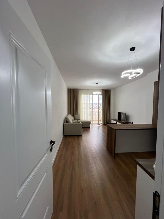 Apartament me qera 2+1