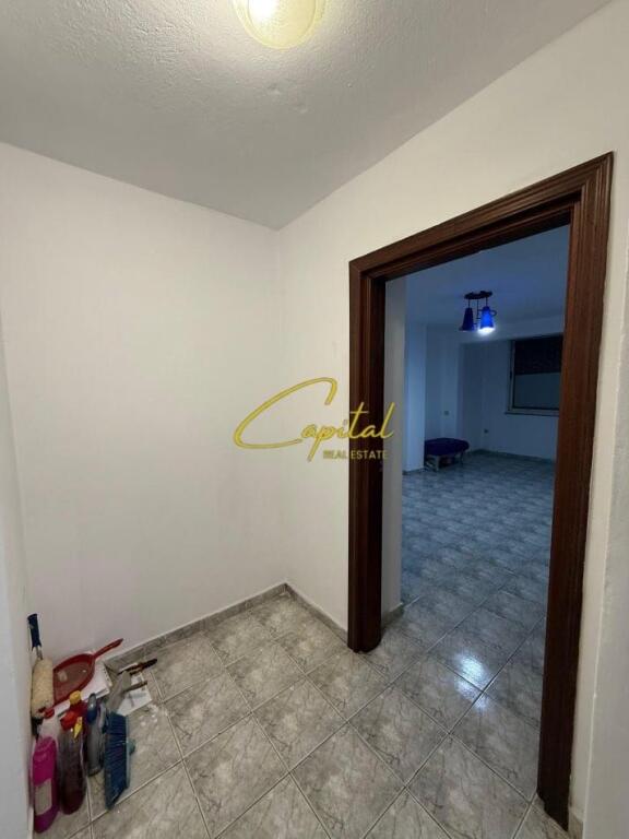 UFFICIO IN AFFITTO 40 M2 VASIL SHANTO 430 EURO
