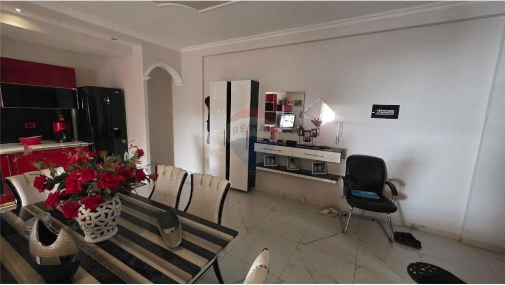 🏠 Appartamento 2+1 – In Vendita 📍 Via Onufri, vicino alla Chiesa Ortodossa, Vlora