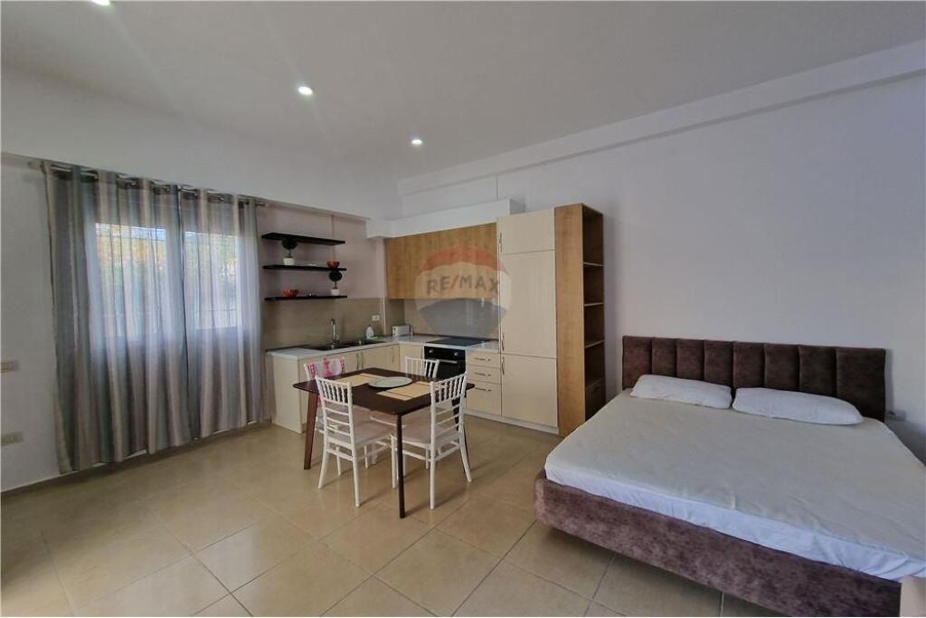 🏠 Monolocale in Affitto – Lungo Mare, Vlora
