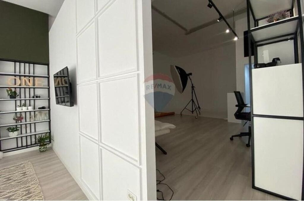 Dyqan - Për Shitje - Shkolla e Baletit, Tiranë(ID: 530221010-3324)