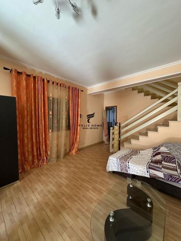 PRIVATE VILLA FOR SALE 3 FLOORS PORCELAN 360,000 EURO