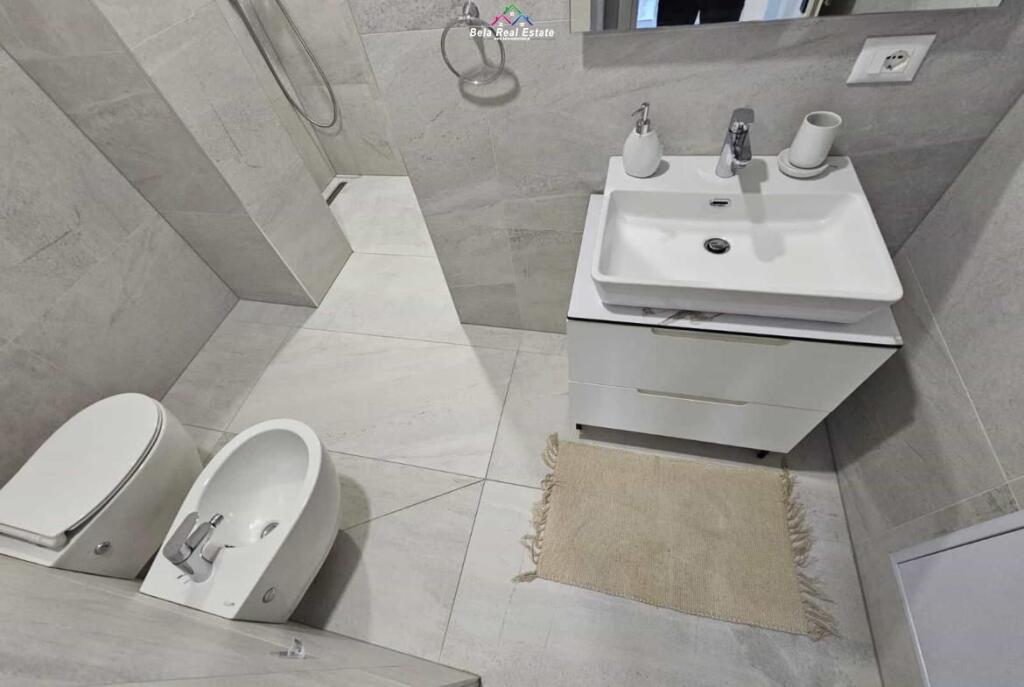 Appartamento In Affitto 2+1+ Posto Auto Al Lago Secco (ID B2201689) Tirana
