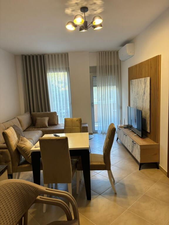🏠 Appartamento 1+1 – In Affitto | Lungo Mare, Vlorë