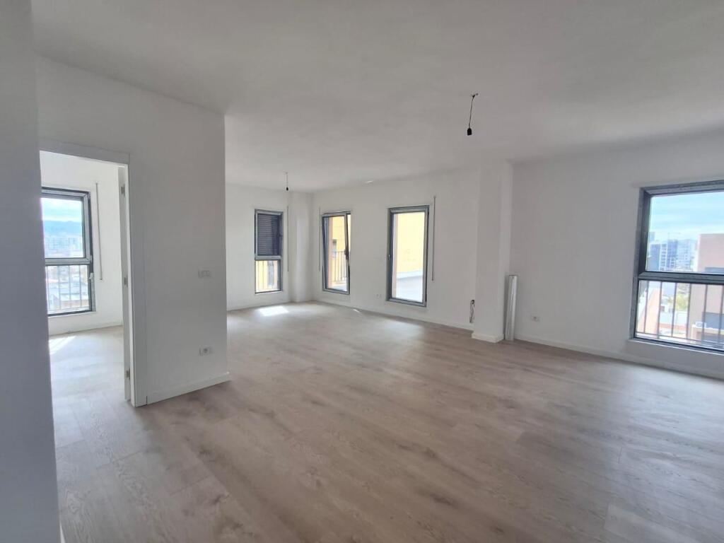 3+1 apartment with veranda for sale – Qemal Stafa Street