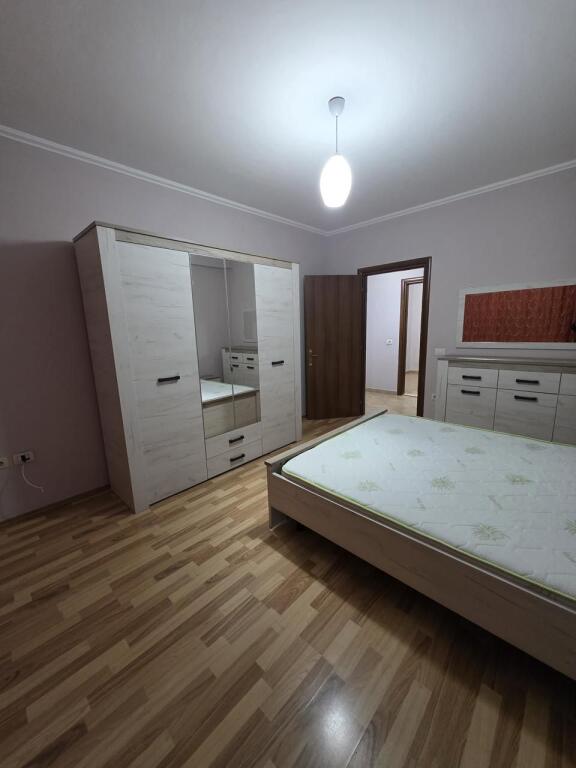 🏠 Appartamento 2+1 in affitto  📍 Astir, vicino al Bar Oslo 🏢 6° piano, palazzo con ascensore  💰60.000 lekë/mese