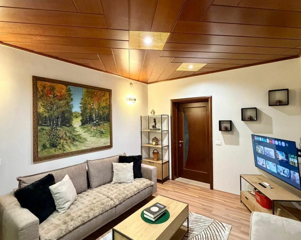 Apartament 1+1 me qera perballe Delijorgjit