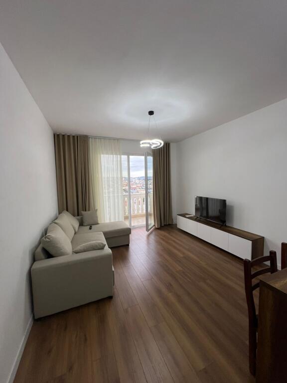 Apartament me qera 2+1
