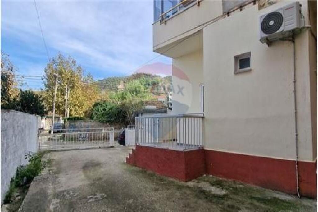 🏠 Monolocale in Affitto – Lungo Mare, Vlora