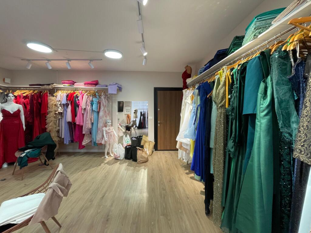 Locale Commerciale in Affitto presso il Complesso Tom Doshi