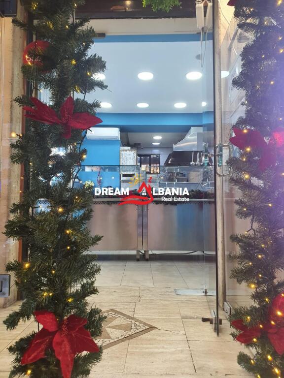 Shitet Biznesi Dyqan Peshku dhe Restorant ne Rrugen e Barrikadave ne Tirane (ID 4171418)