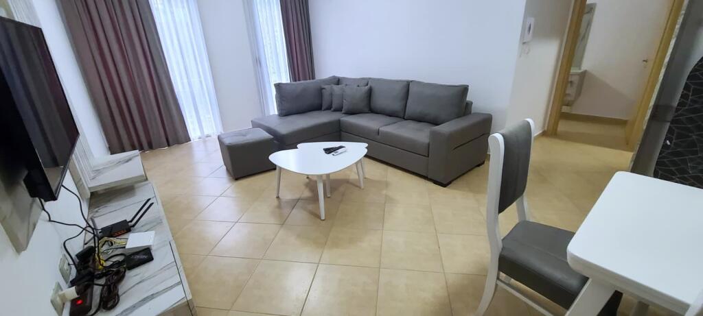 Si affittano 7 appartamenti stagionali 1+1, Lungomare Vlore