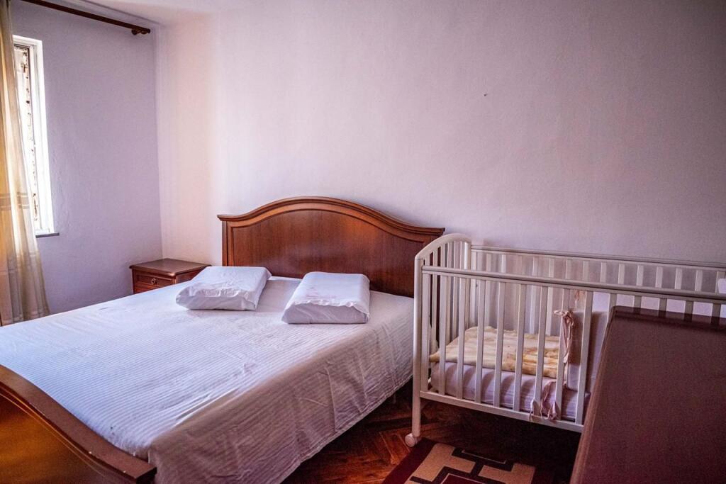 Jepet apartament 3+1 me qira, prane shkolles Ismail Qemali, Tirane