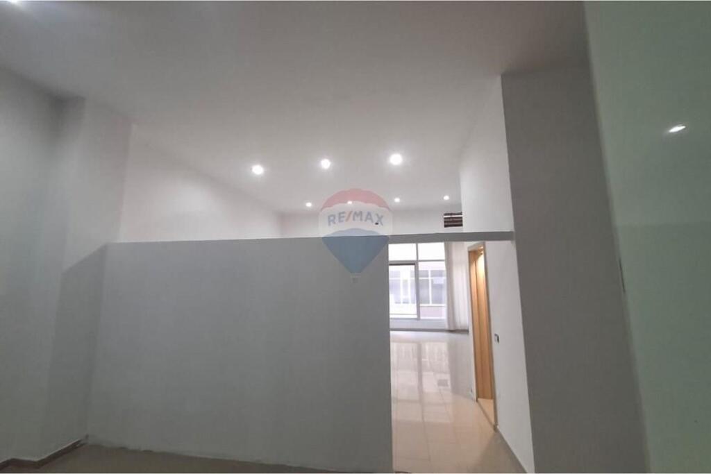 🏬 Negozio / Locale Commerciale in Affitto –📍 Viale Ismail Qemali (sopra Conad)