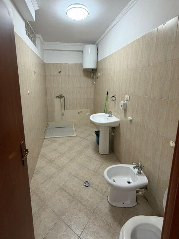 📌Shitet Apartament 1+1 – Fresk (pranë Spar 2)