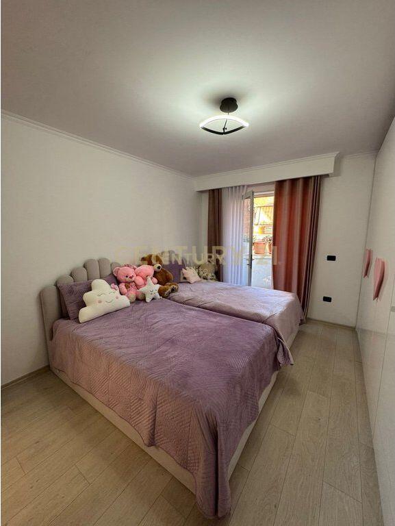 APPARTAMENTO IN AFFITTO 2+1+2 CON GARAGE VICINO A BRYLLI