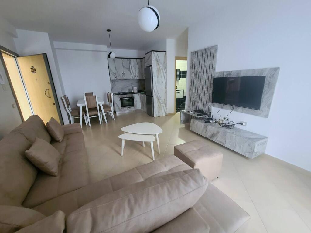 🏠 Appartamento 1+1 – In Affitto | Lungo Mare, Vlorë