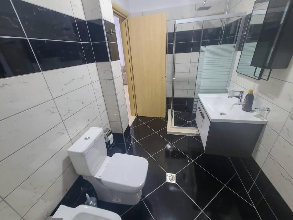 🏠 Appartamento 1+1 – In Affitto | Lungo Mare, Vlorë