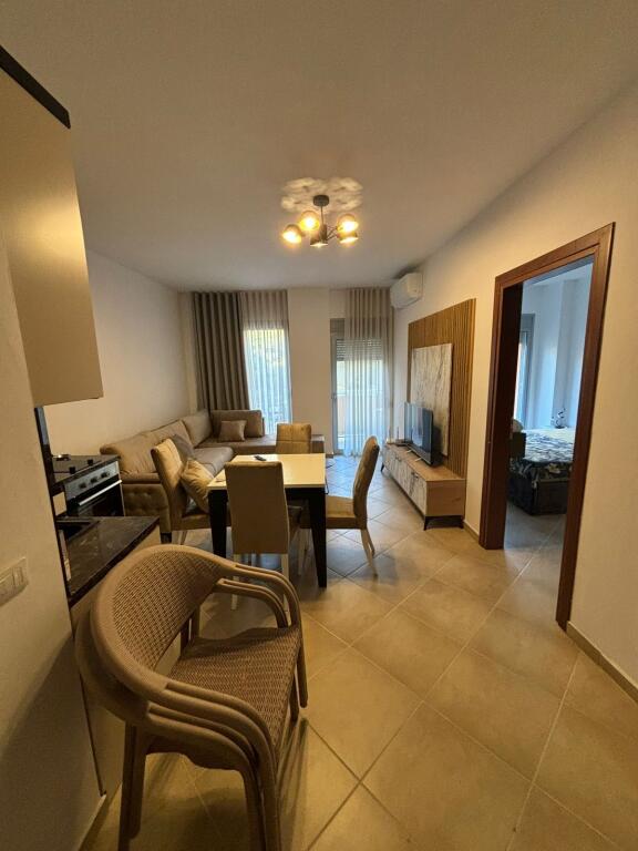 🏠 Appartamento 1+1 – In Affitto | Lungo Mare, Vlorë