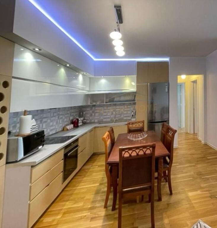 Qera – Apartament 2+1+2, Kopshti Botanik, Tiranë