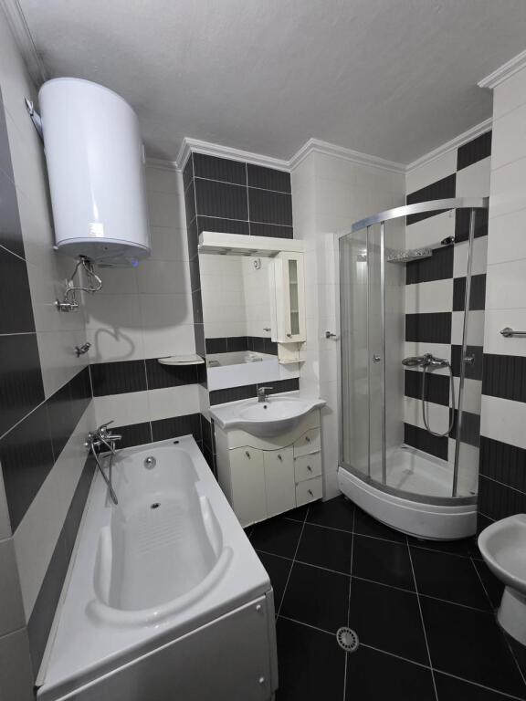 🏠 Appartamento 2+1 in affitto  📍 Astir, vicino al Bar Oslo 🏢 6° piano, palazzo con ascensore  💰60.000 lekë/mese