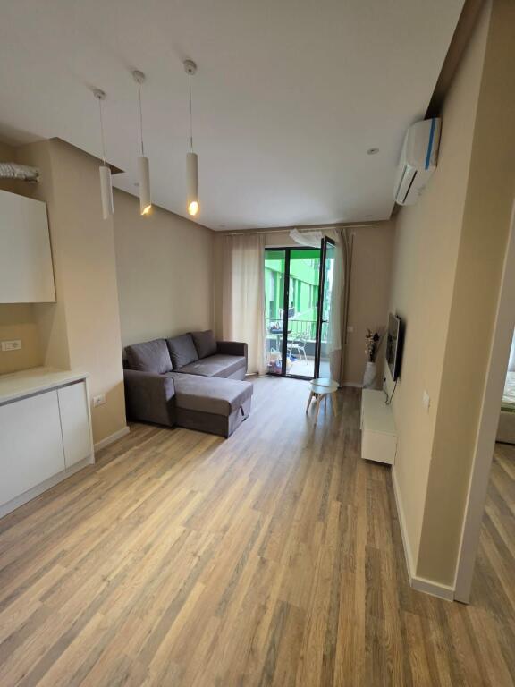Apartament 1+1 per qira ne "Rrugen 5 Maji".