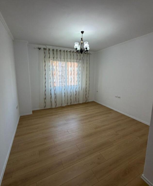 📌Shitet Apartament 1+1 – Fresk (pranë Spar 2)