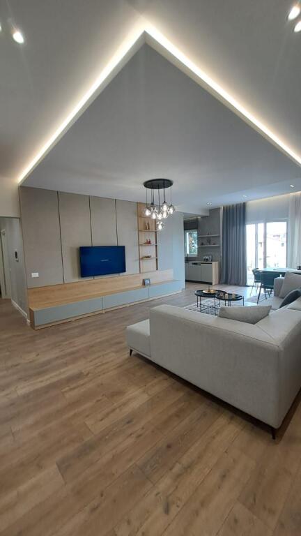 🏢 Apartament Modern 3+1+2 – pranë Kopshtit Botanik