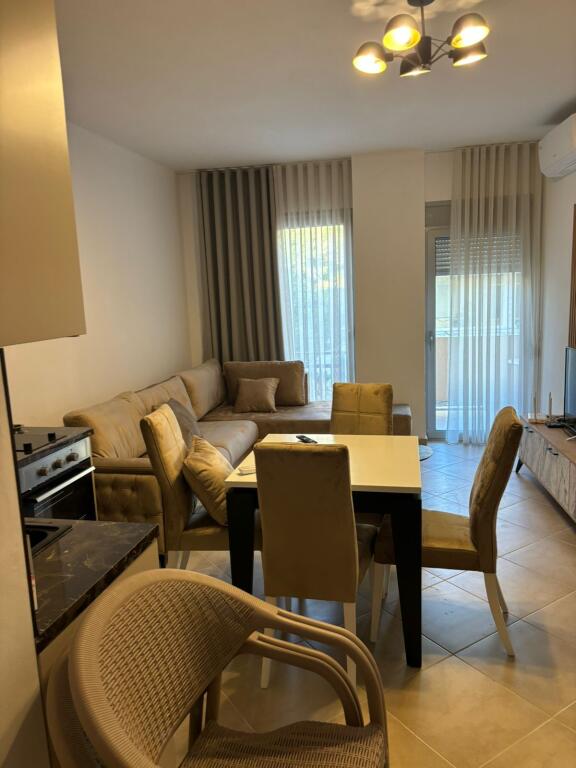 🏠 Appartamento 1+1 – In Affitto | Lungo Mare, Vlorë