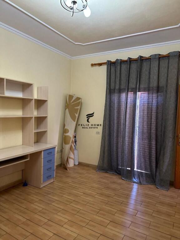 PRIVATE VILLA FOR SALE 3 FLOORS PORCELAN 360,000 EURO