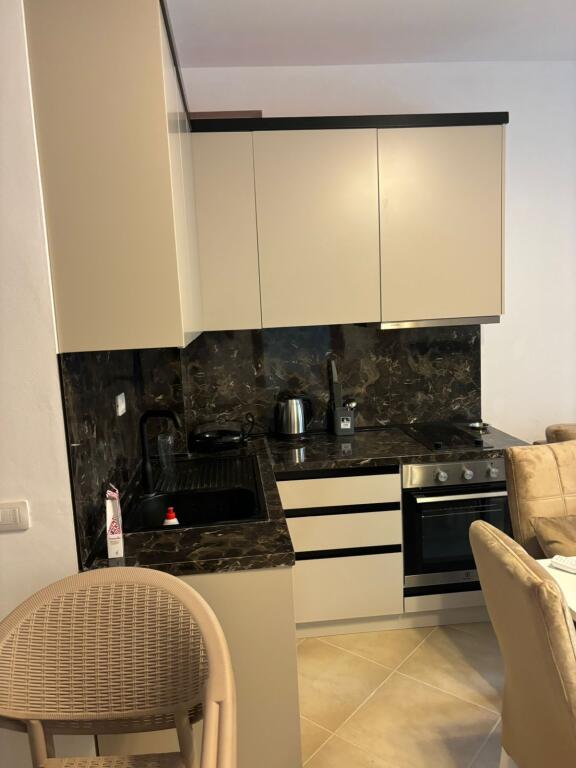 🏠 Appartamento 1+1 – In Affitto | Lungo Mare, Vlorë