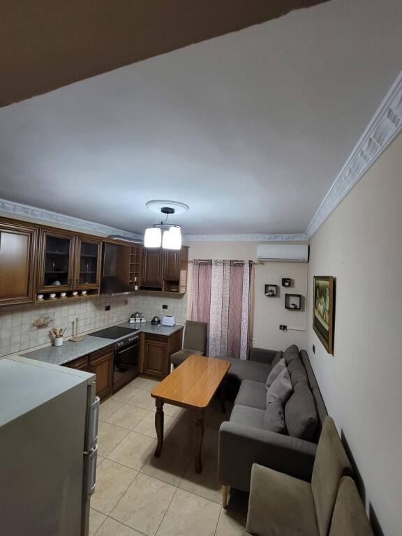 Apartament 2+1+Parking tek Rruga Fortuzi.