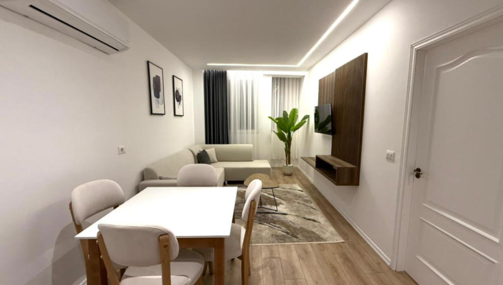 🏢 Apartament 1+1 + Garderobë – Rruga Fortuzi, pranë Qendrës