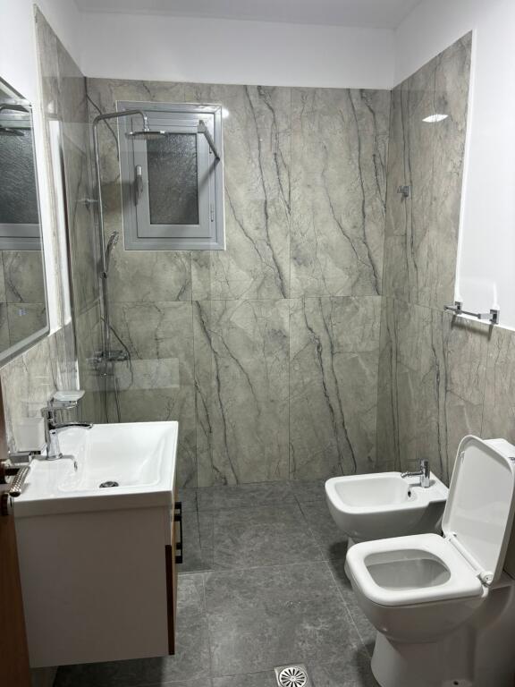 🏠 Appartamento 1+1 – In Affitto | Lungo Mare, Vlorë