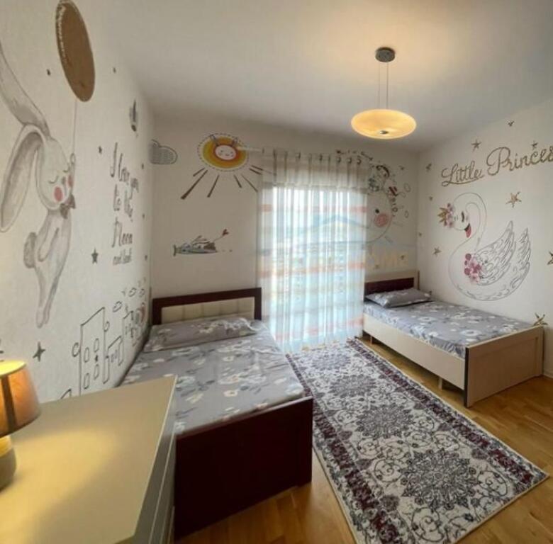 Qera – Apartament 2+1+2, Kopshti Botanik, Tiranë