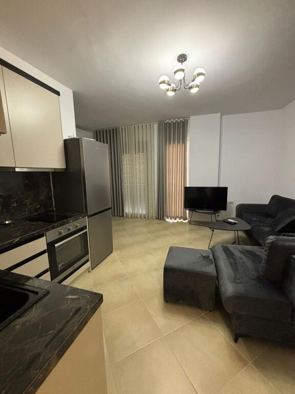 🏠 Appartamento 1+1 – In Affitto | Lungo Mare, Vlorë