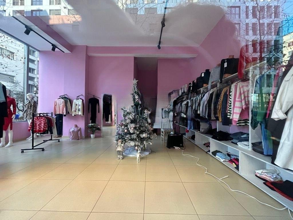 AMBJENT KOMERCIAL PER SHITJE PRANE URBAN GATE 96,000 €