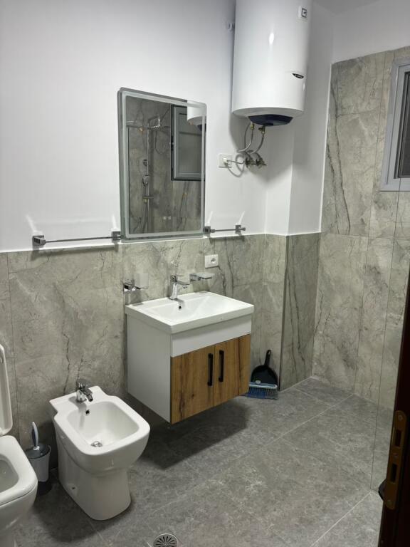 🏠 Appartamento 1+1 – In Affitto | Lungo Mare, Vlorë