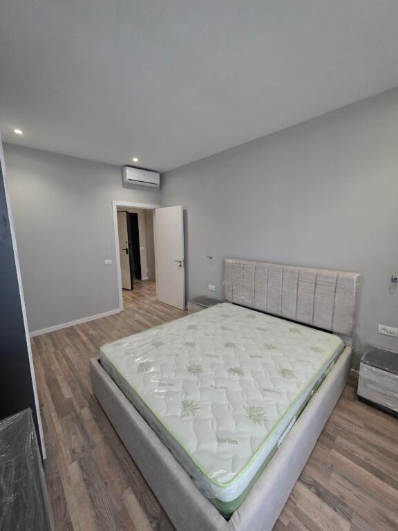 Apartament 1+1 per qira ne "Rrugen 5 Maji".