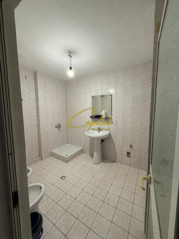 UFFICIO IN AFFITTO 40 M2 VASIL SHANTO 430 EURO