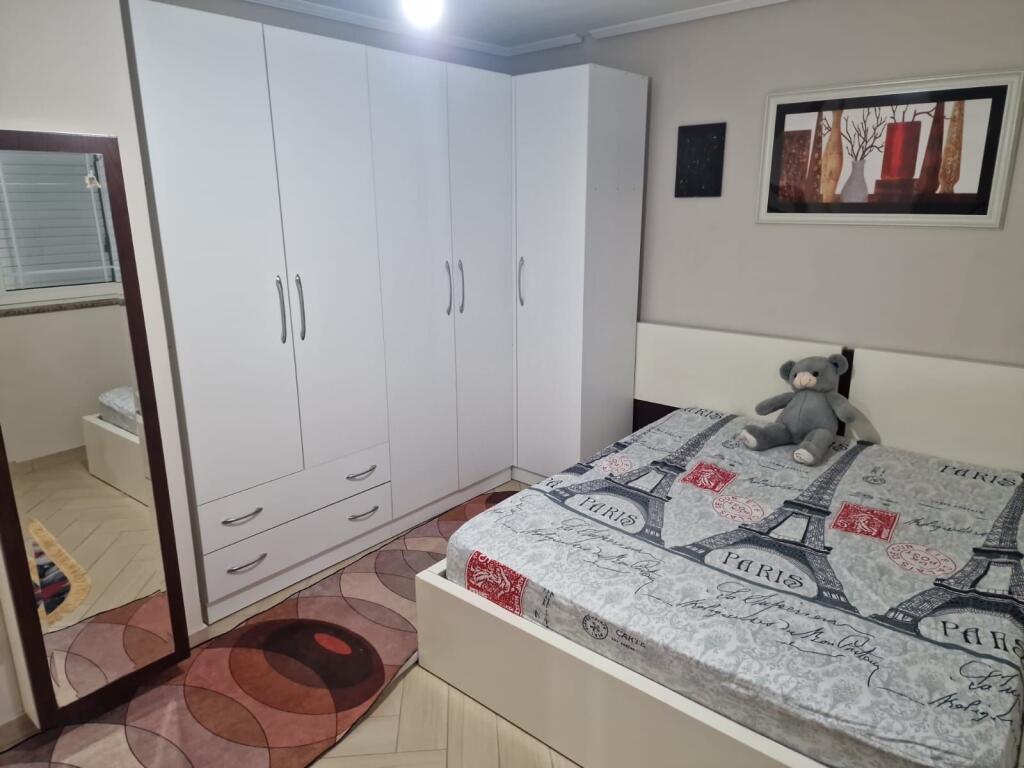 Jepet me qera apartament 2+1 te Zogu i Zi
