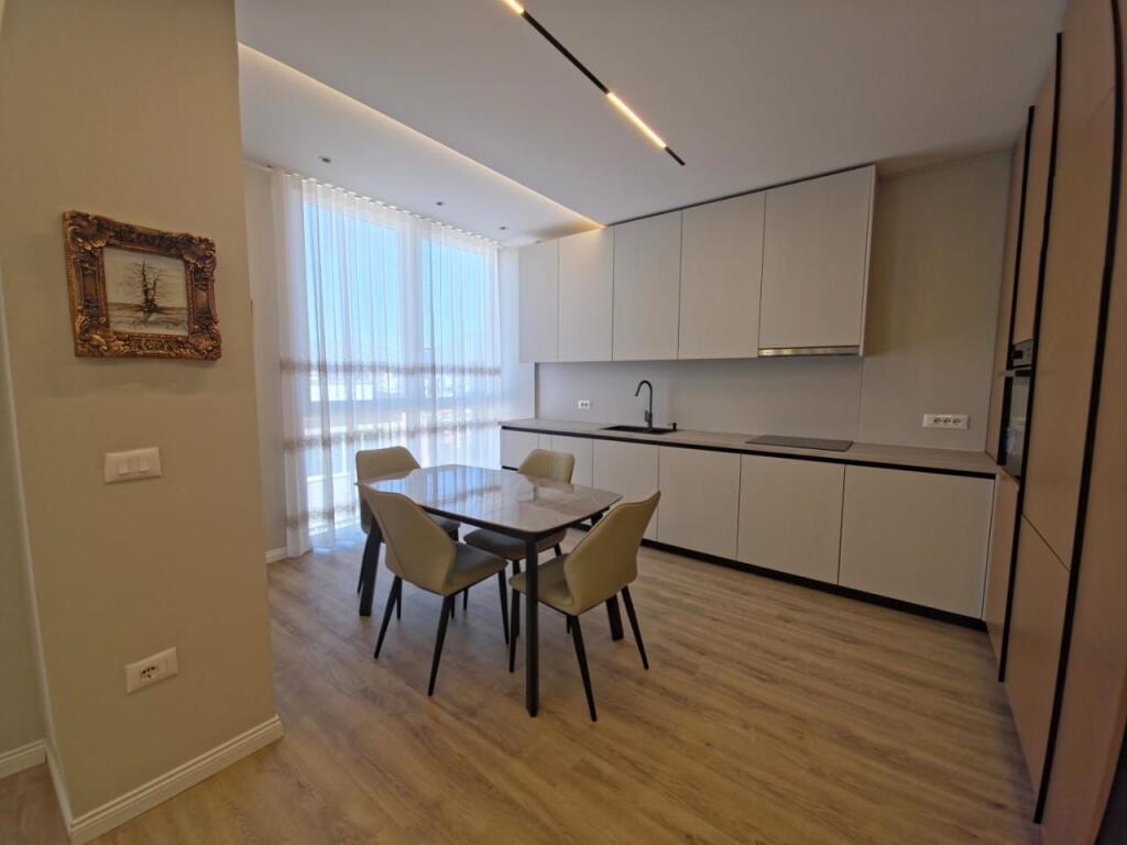 APARTAMENT MODERN 2+1 ME QERA NE QENDER