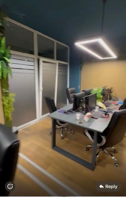 Apartment for office at kika 2,,commune of paris,1200 euro